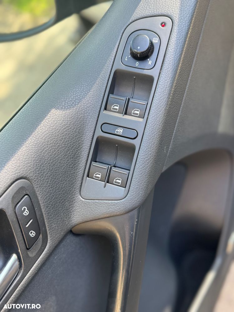 Volkswagen Tiguan 2.0 TDI DPF 4Motion Track & Avenue - 9