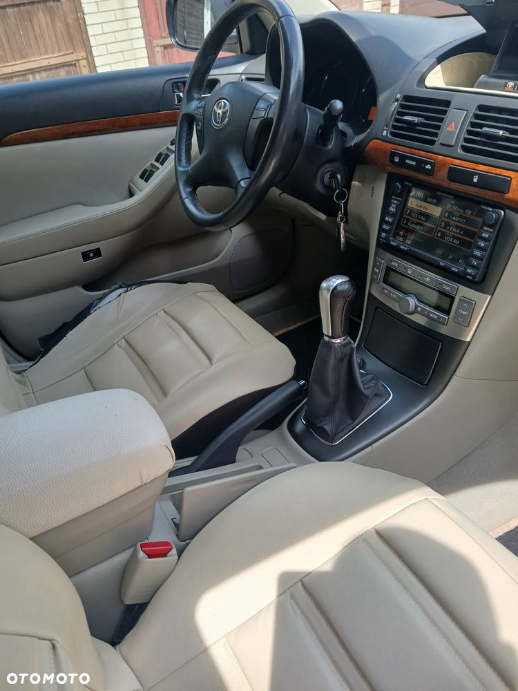 Toyota Avensis 1.8 VVT-i Sol - 13