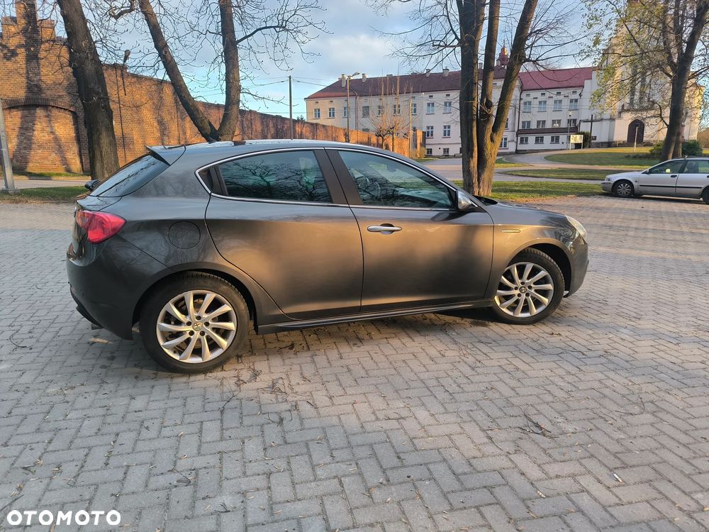 Alfa Romeo Giulietta 2.0 JTDM 16V - 15