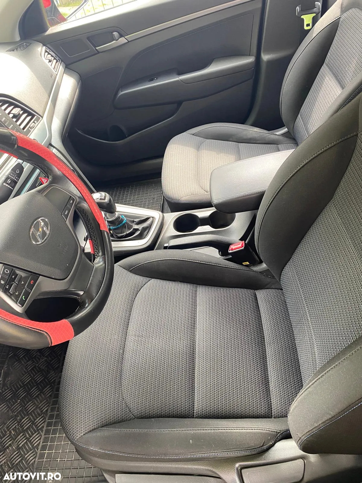 Hyundai Elantra 1.6 MPi Comfort - 12