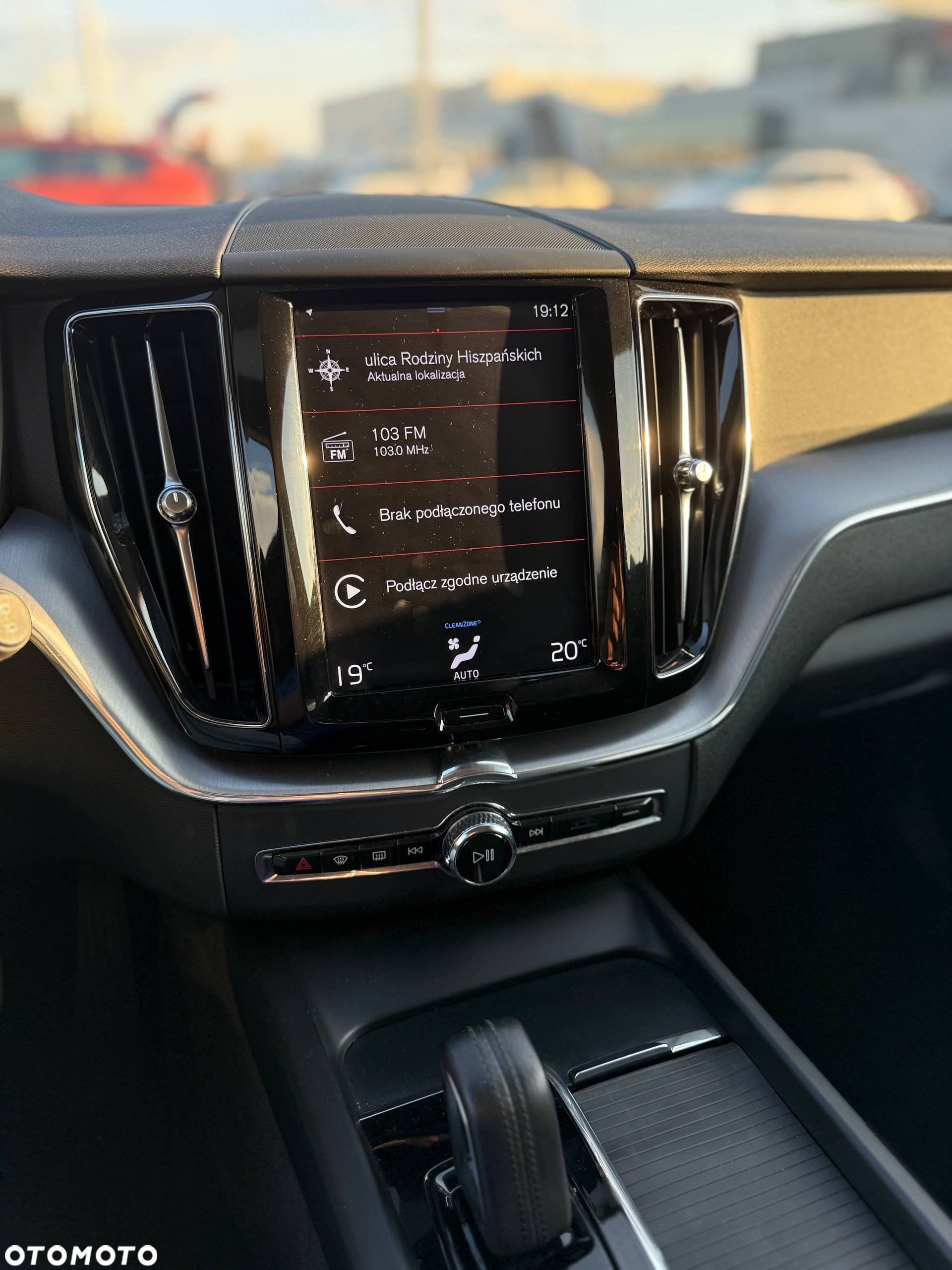 Volvo XC 60 B4 B Momentum Pro - 16