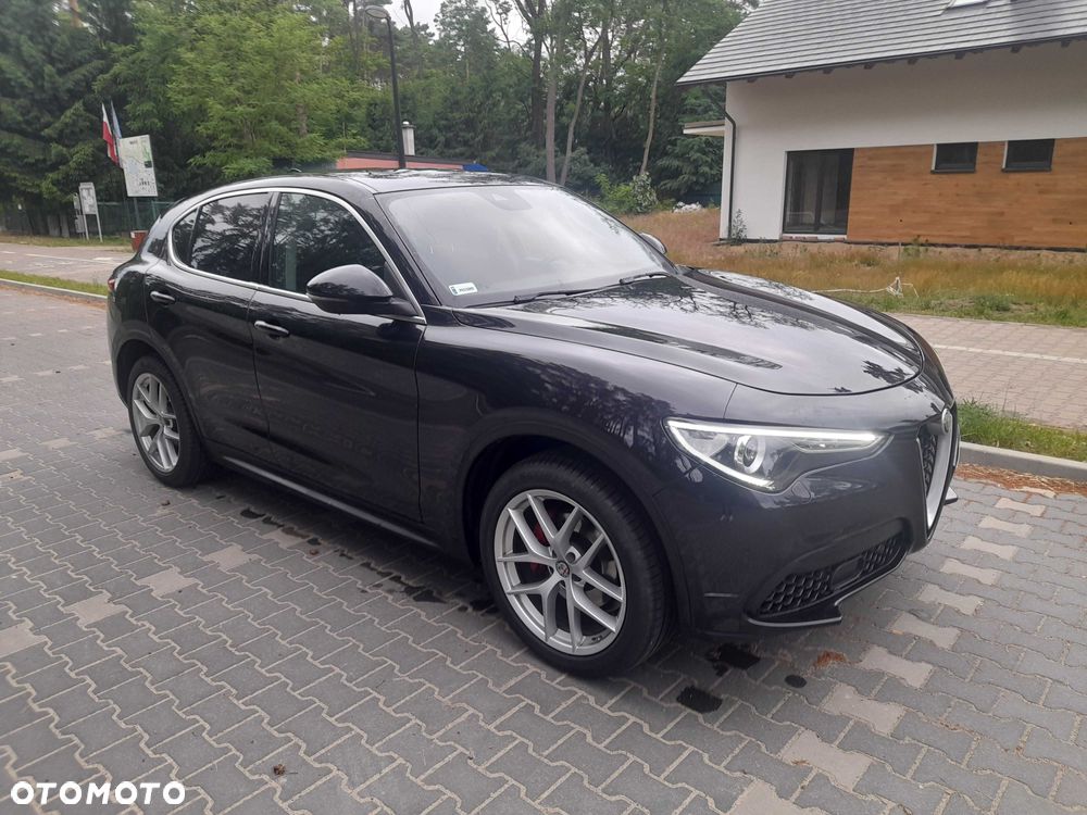 Alfa Romeo Stelvio - 1
