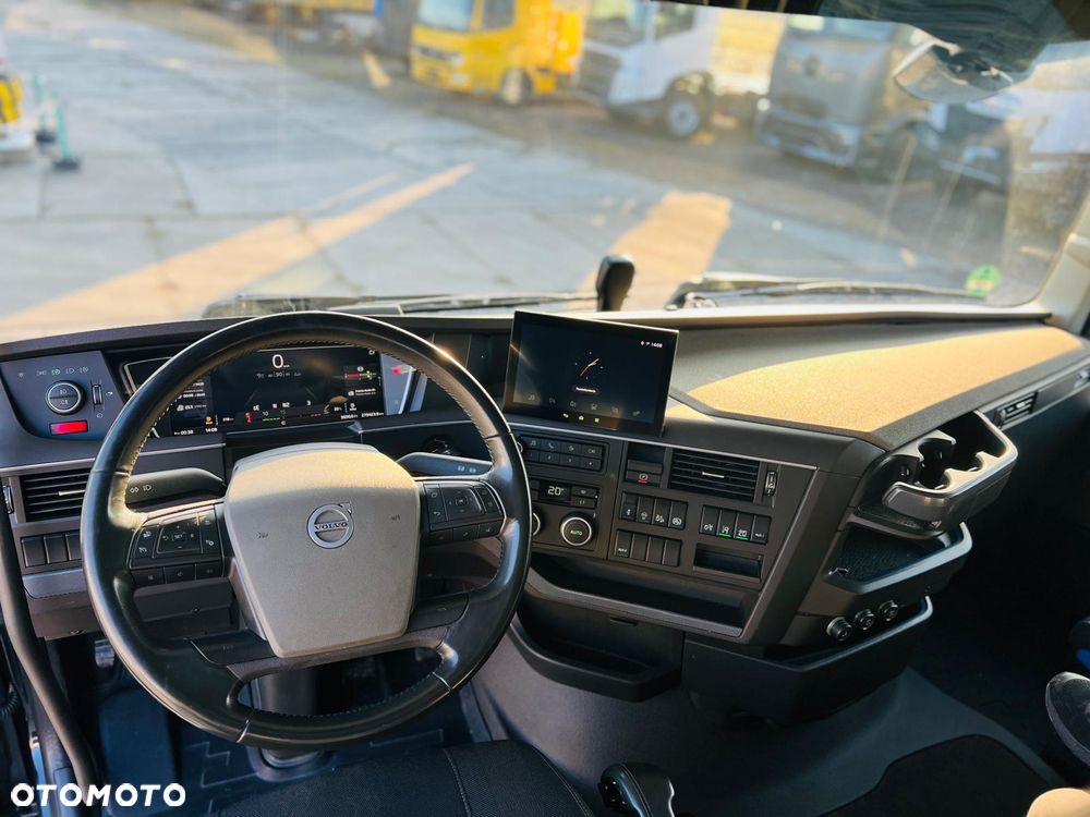 Volvo FH 500 / EURO 6 / RETARDER / 12/2022 / ACC / CAŁE NA PODUCHACH / KLIMA POSTOJOWA / NAVIGACJA / - 9