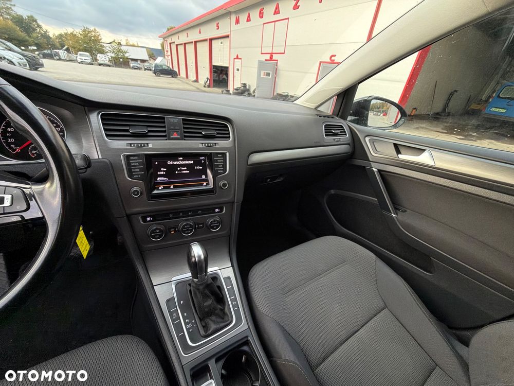 Volkswagen Golf - 11