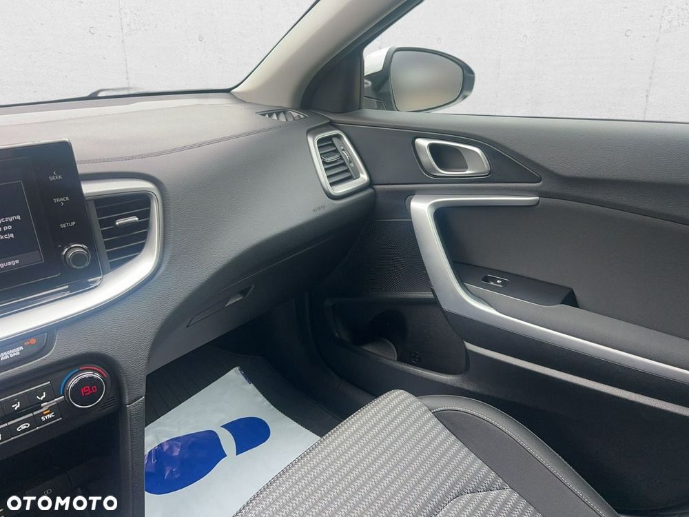 Kia Ceed - 15