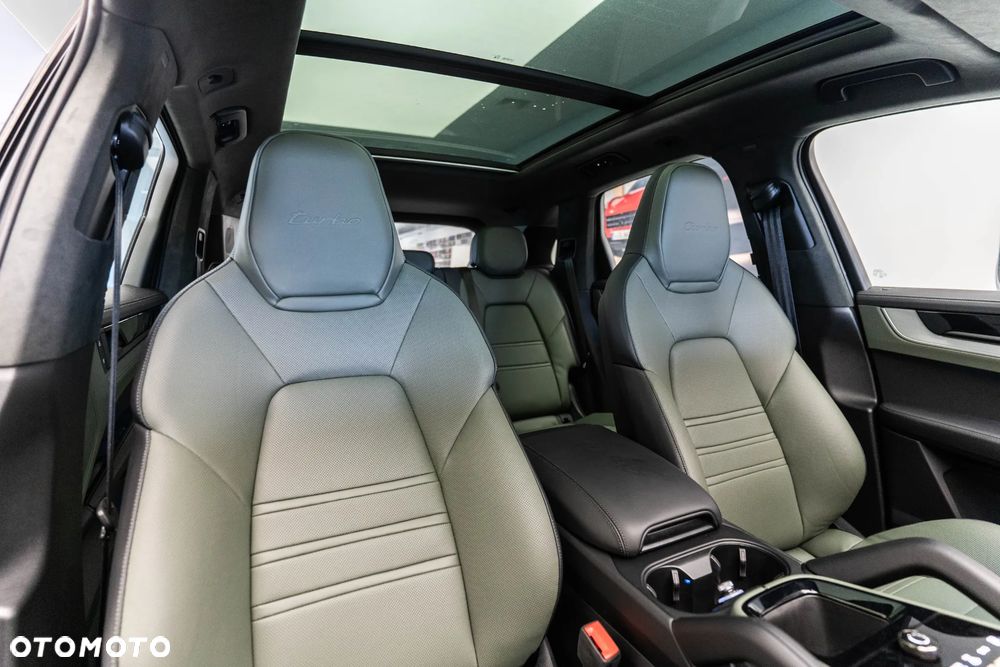 Porsche Cayenne Turbo E-Hybrid PHEV - 16