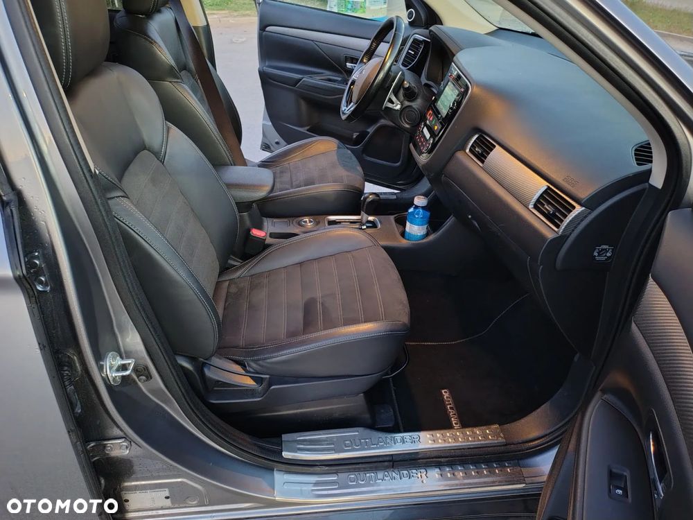 Mitsubishi Outlander - 17