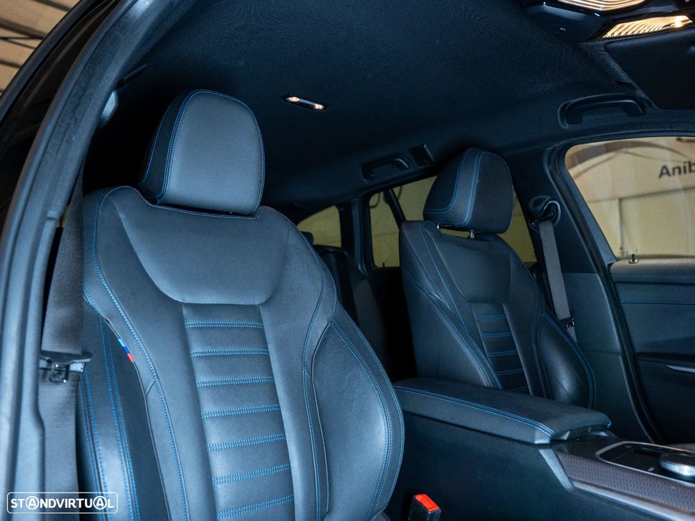 BMW 320 d Pack Desportivo M Auto - 22