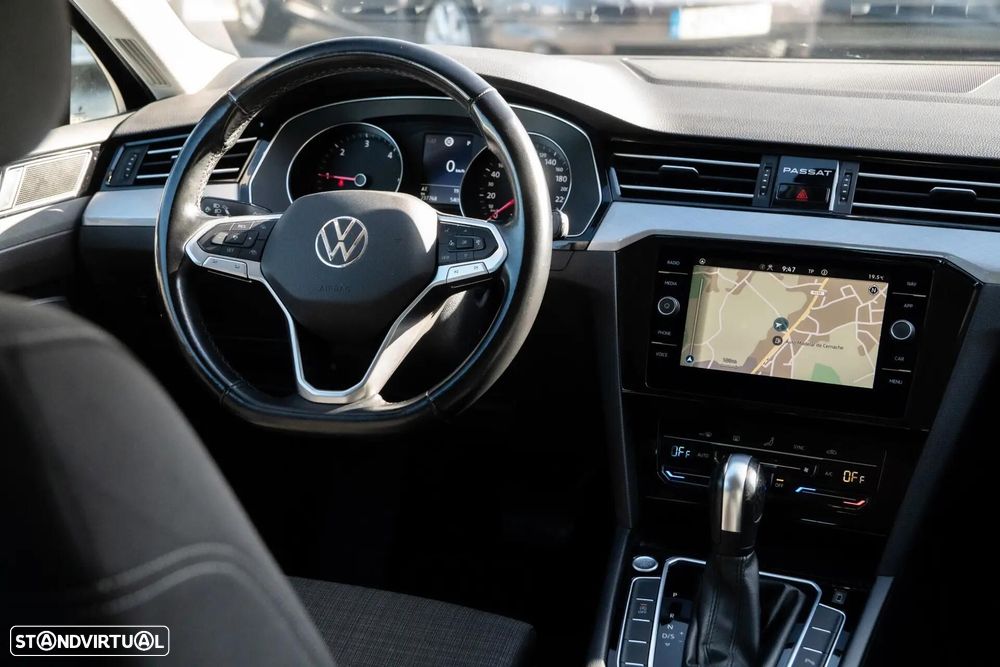 VW Passat Variant 2.0 TDi Elegance DSG - 31