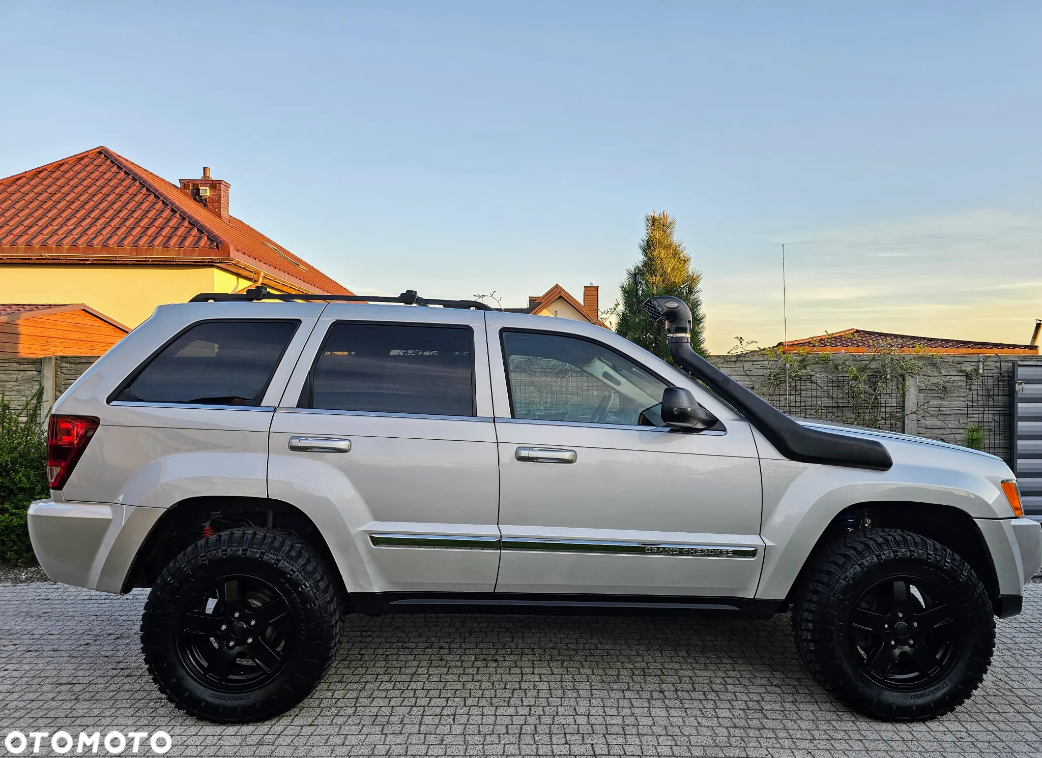 Jeep Grand Cherokee 5.7 V8 HEMI 4WD Automatik Overland - 8