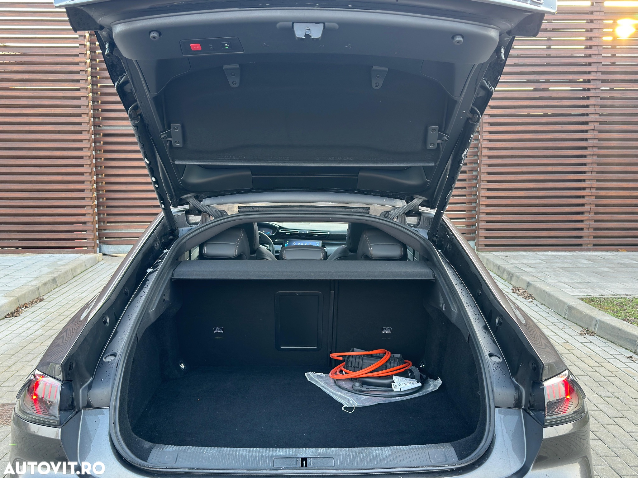 Peugeot 508 Plug-In Hybrid 225 e-EAT8 GT - 26