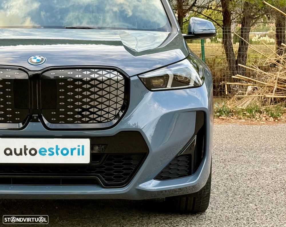 BMW iX1 eDrive20 Pack Desportivo M - 16