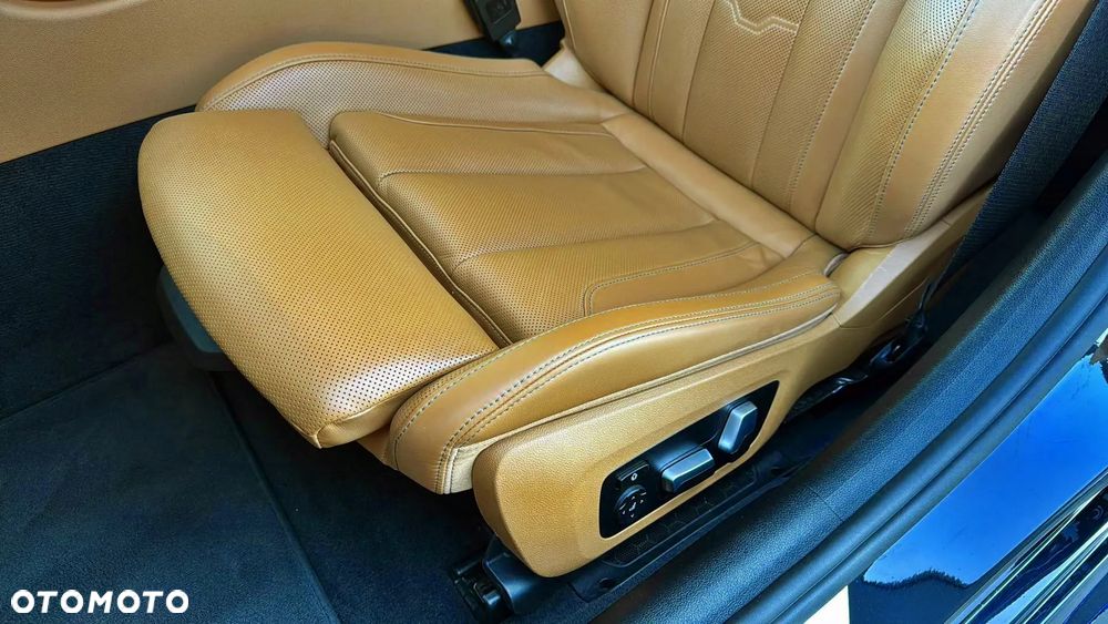 BMW Seria 8 M850i xDrive - 14