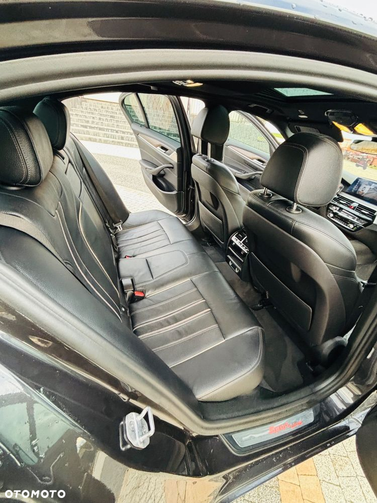 BMW Seria 5 530i xDrive Sport Line sport - 14