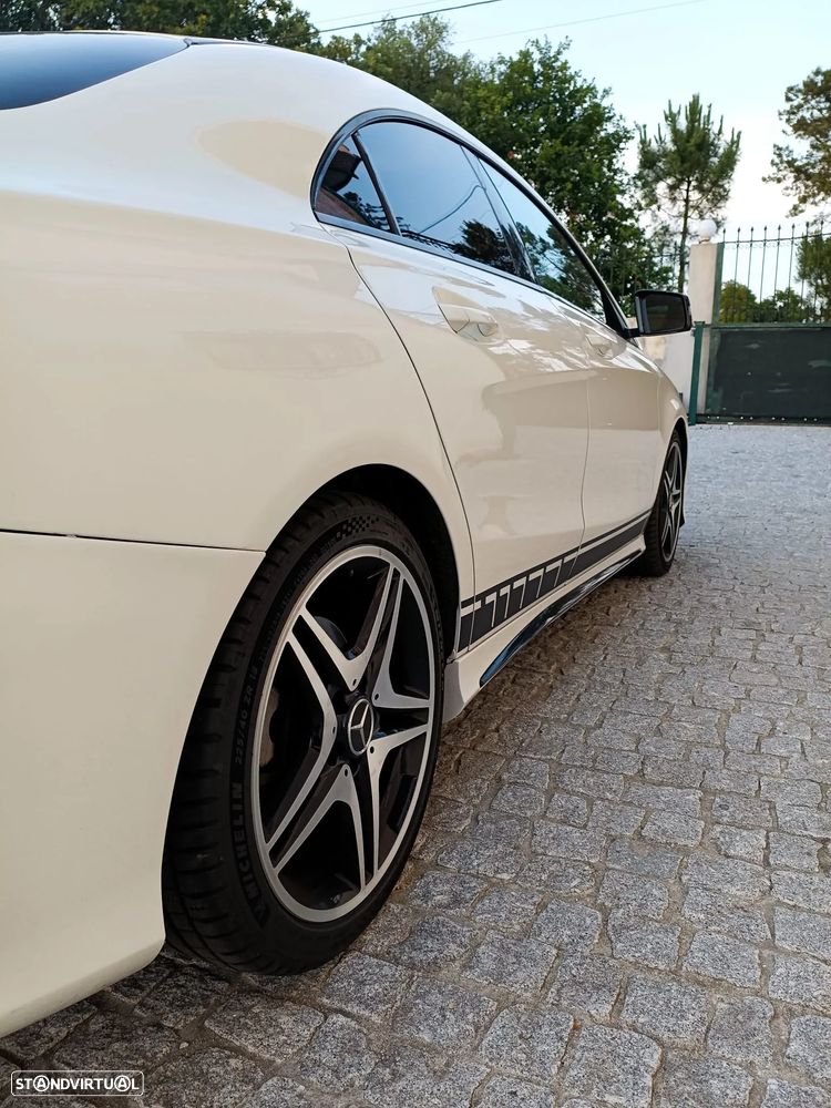 Mercedes-Benz CLA 220 CDI 7G-DCT AMG Line - 23