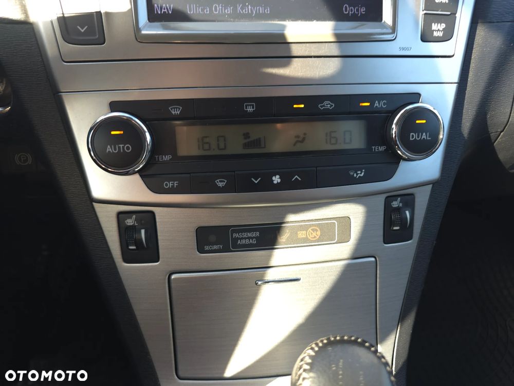 Toyota Avensis 2.0 Prestige NAVI MS - 30
