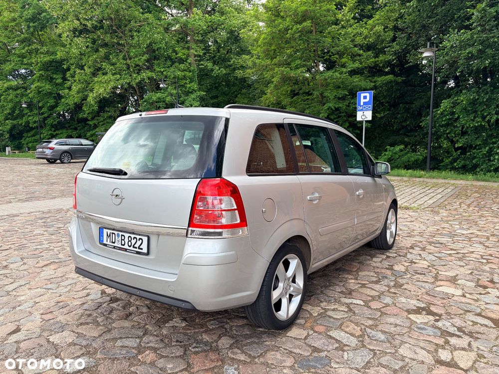 Opel Zafira Tourer 1.8 Edition - 4