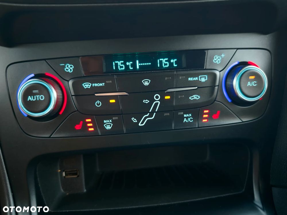 Ford Focus 1.0 EcoBoost ST-Line - 34