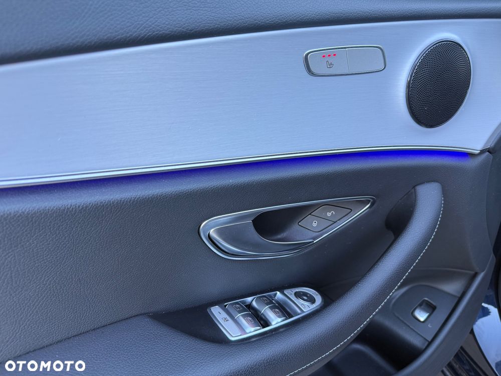 Mercedes-Benz Klasa E 220 d 4-Matic AMG/Avantgarde - 27