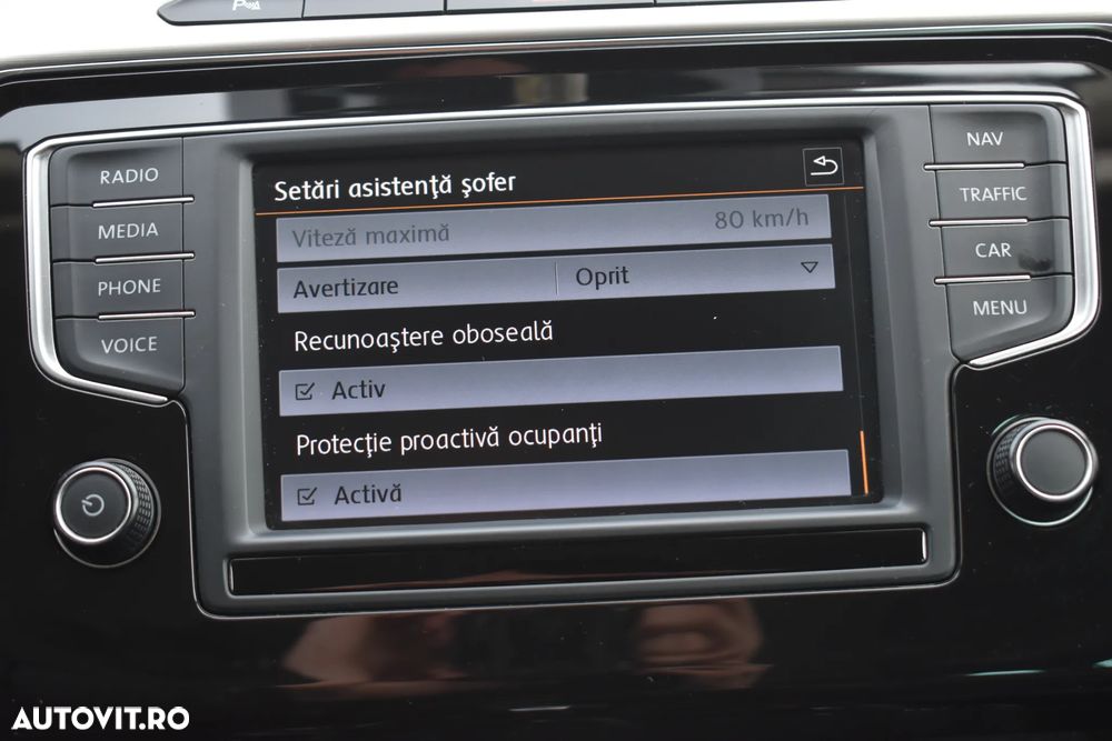 Volkswagen Passat 2.0 TDI DSG (BlueMotion Technology) Highline - 25