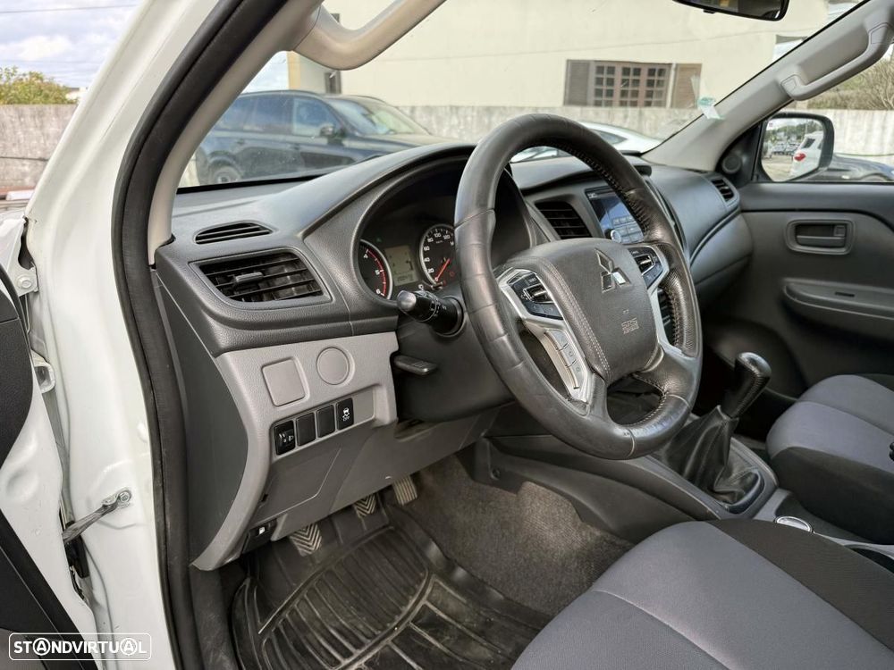 Mitsubishi L200 - 12