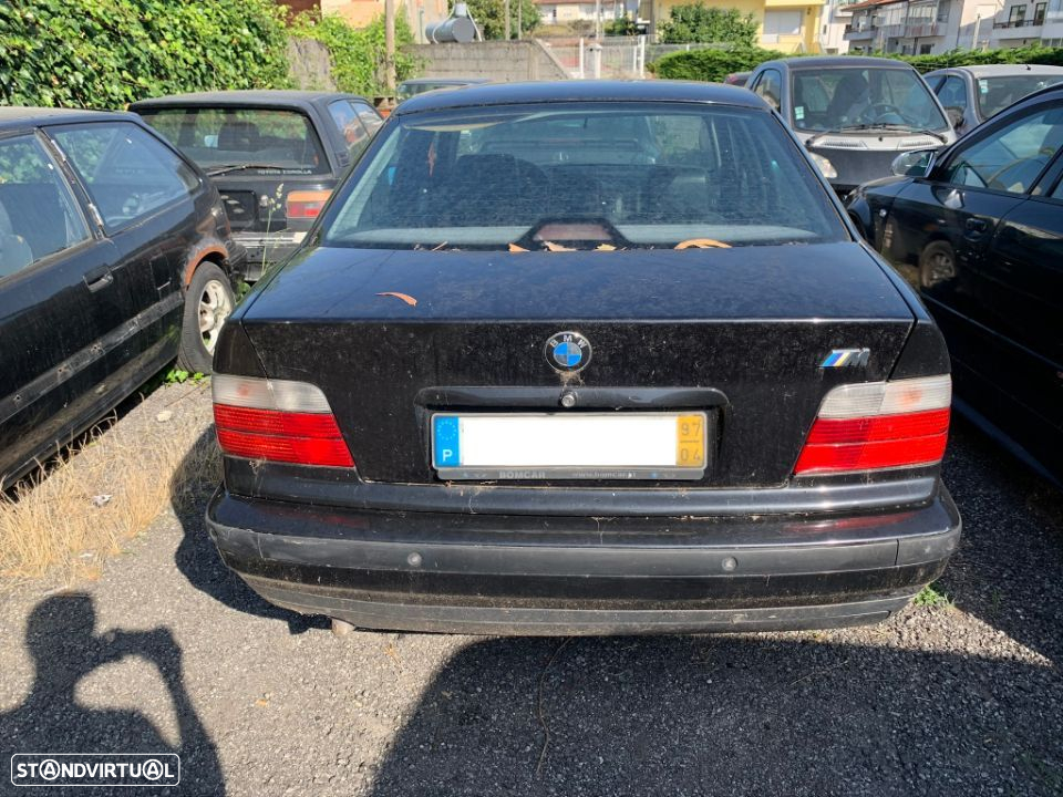 BMW 318 TDS do ano 1997 completo para peças - 3