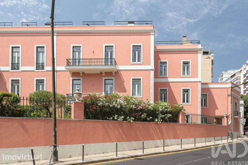 Apartamento T2 em Campolide - Grande imagem: 2/29