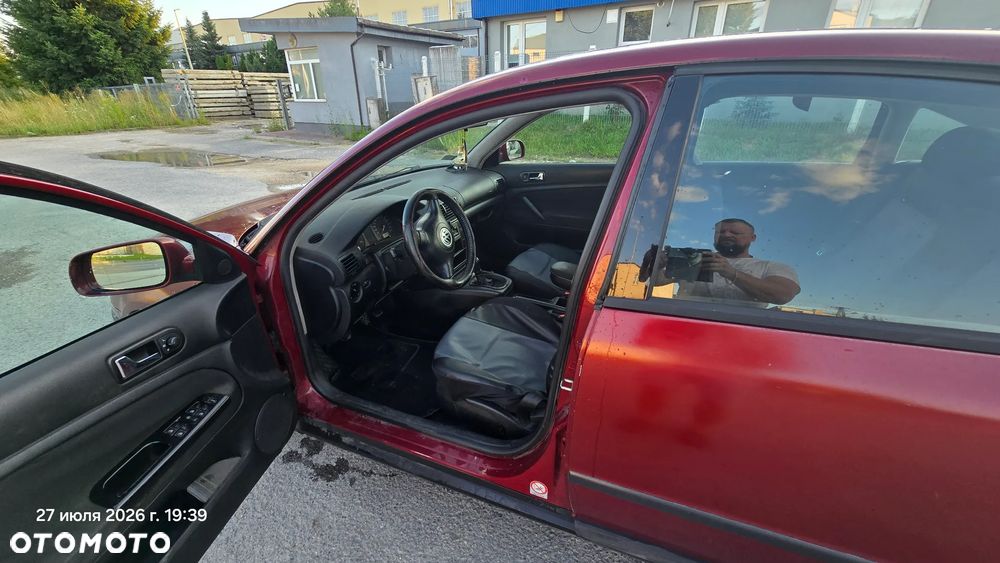 Volkswagen Passat 1.8 - 15