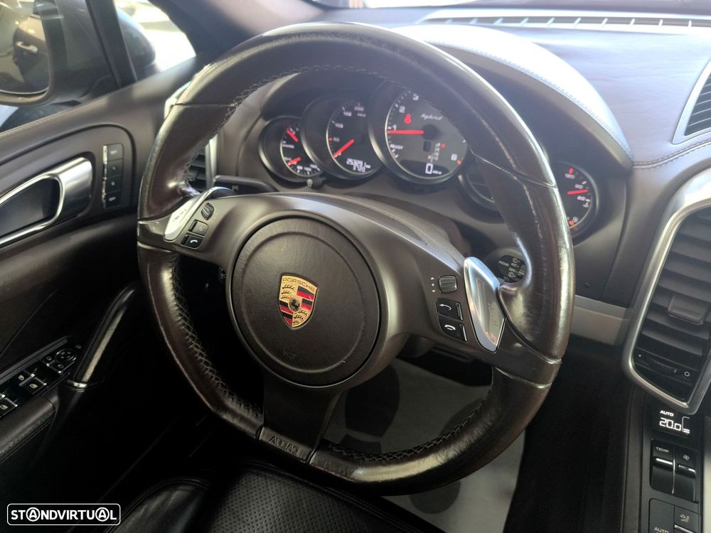 Porsche Cayenne - 21
