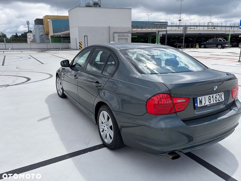 BMW Seria 3 318i - 34