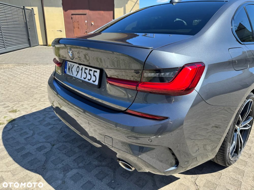 BMW Seria 3 320d xDrive M Sport Shadow - 11