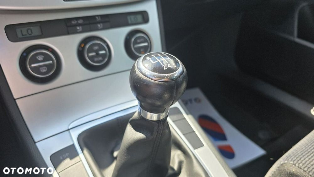 Volkswagen Passat - 13