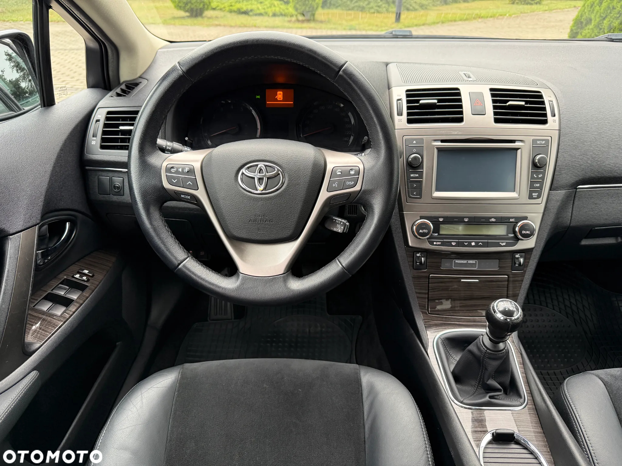 Toyota Avensis 2.0 Prestige - 26