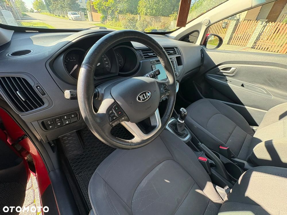 Kia Rio - 5