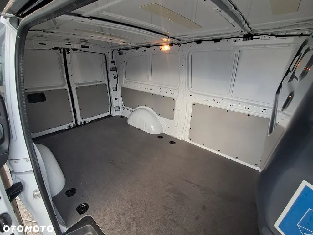 Mercedes-Benz eVito - 16