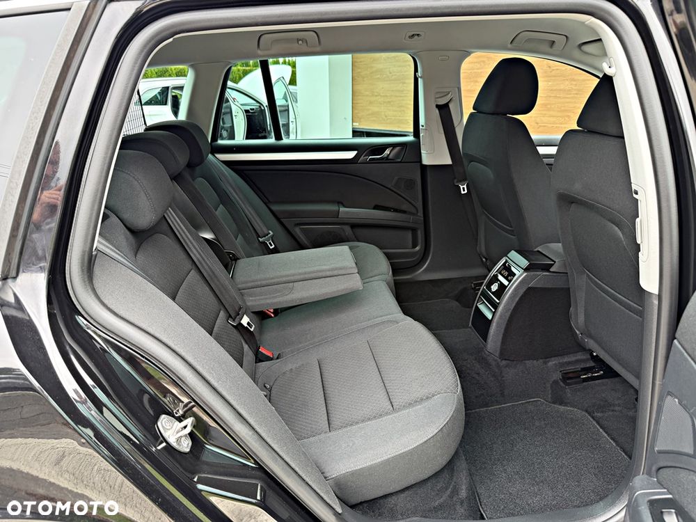 Skoda Superb 2.0 TDI Ambition DSG - 18