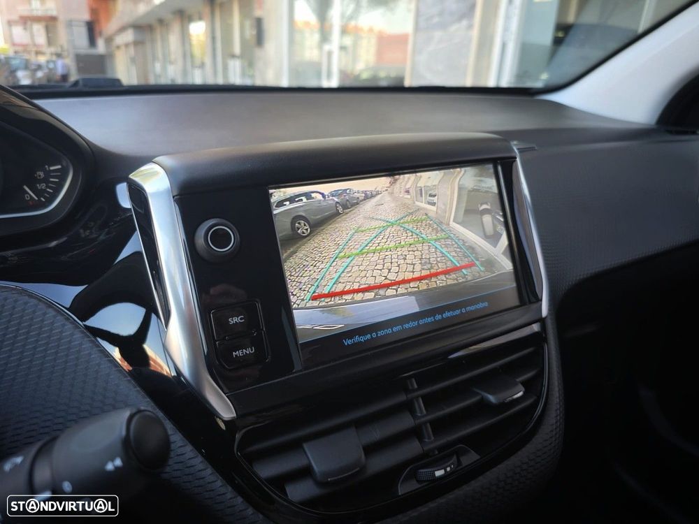 Peugeot 208 1.2 PureTech Style - 20