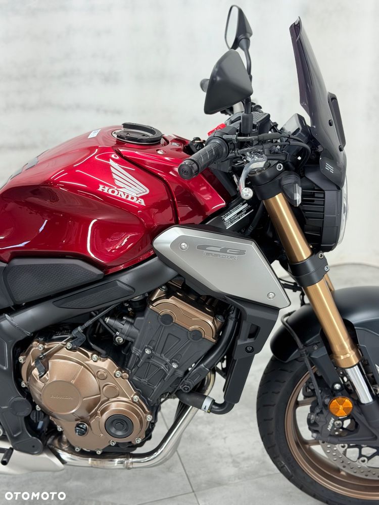 Honda CB - 12