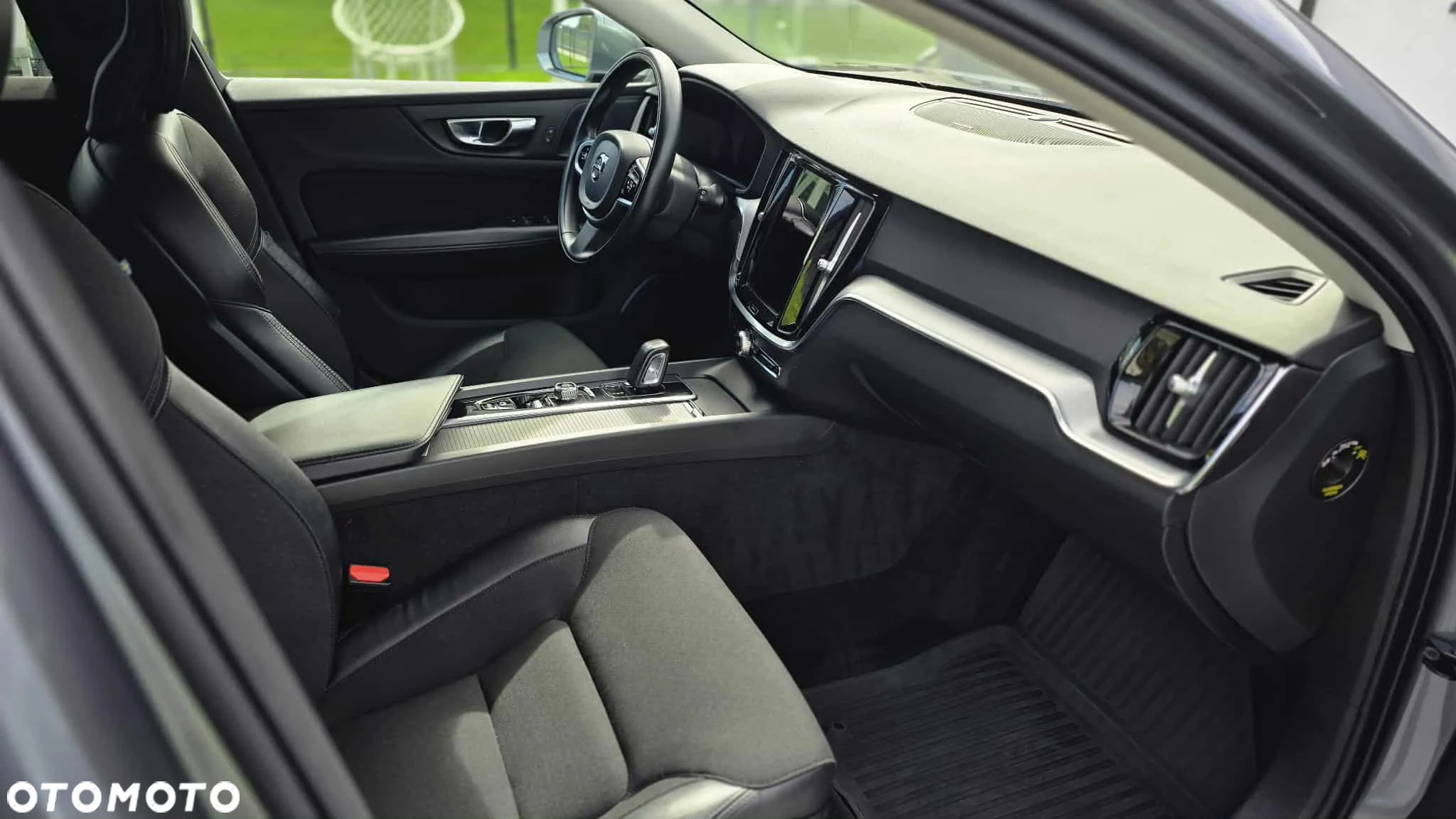 Volvo V60 D4 AWD Momentum Pro - 9