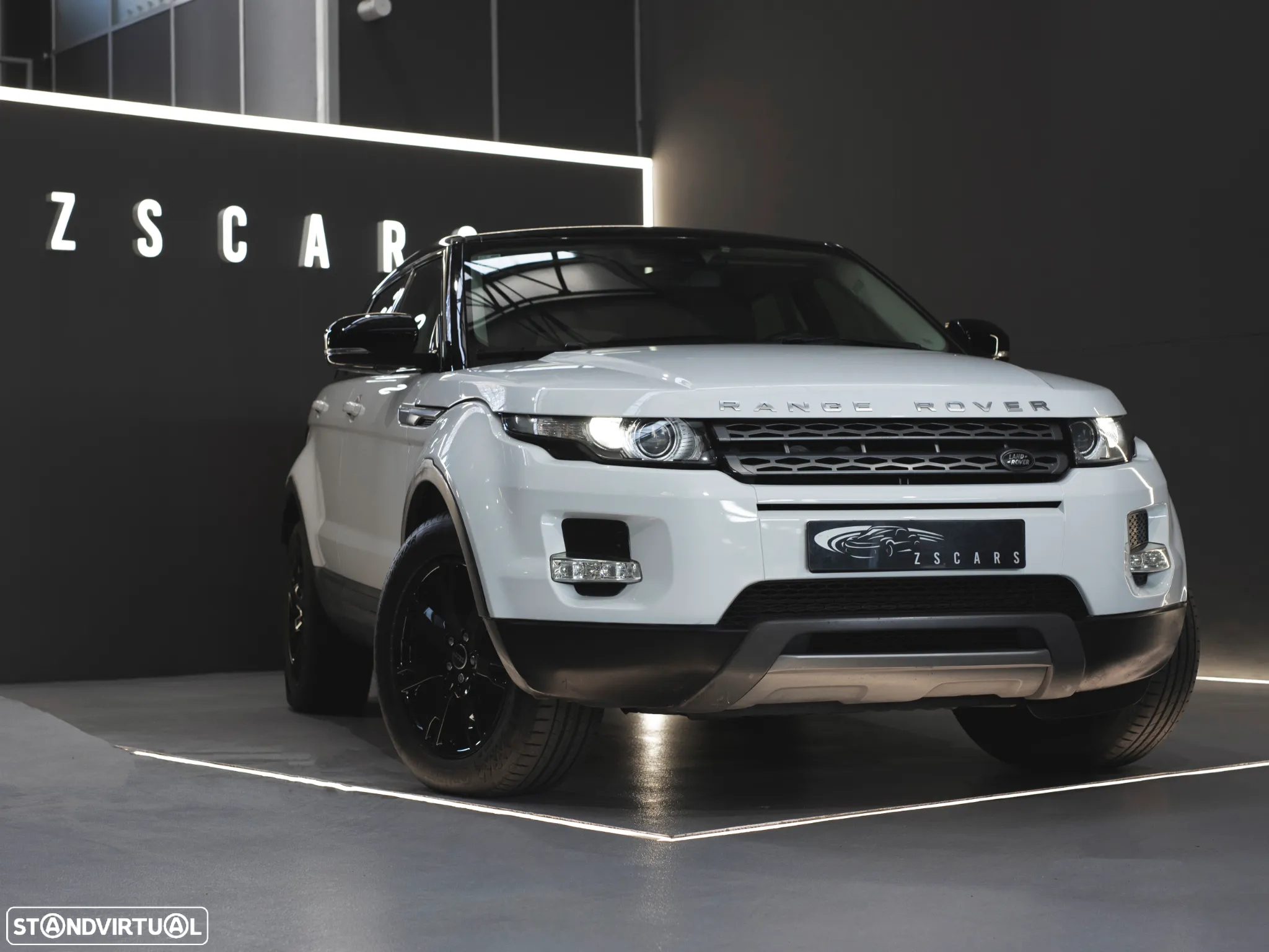 Land Rover Range Rover Evoque 2.2 TD4 Dynamic Auto - 4