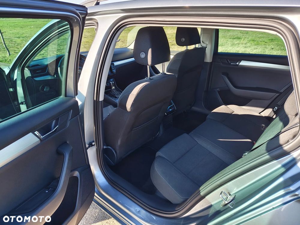 Skoda Superb 2.0 TDI Style DSG - 6