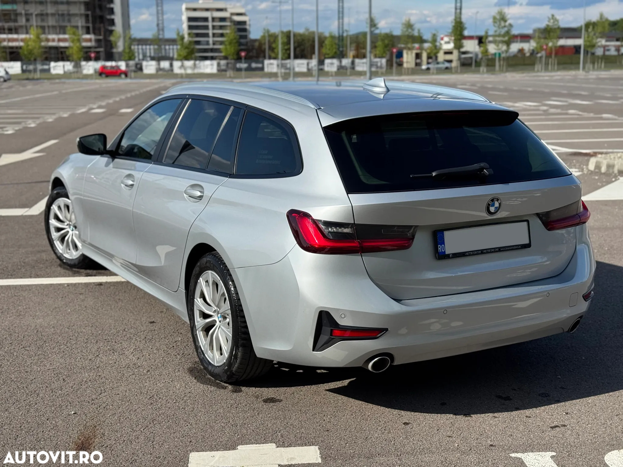 BMW Seria 3 318d Touring Aut. - 3