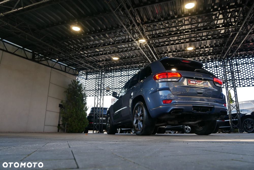 Jeep Grand Cherokee - 39