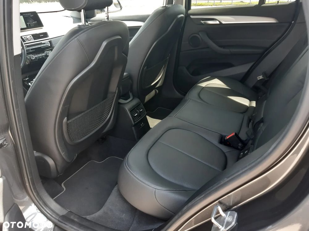 BMW X1 sDrive18d xLine - 11