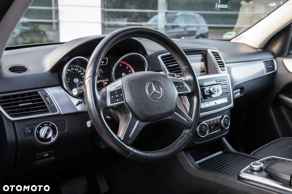 Mercedes-Benz ML 350 BlueTEC 4MATIC 7G-TRONIC - 28