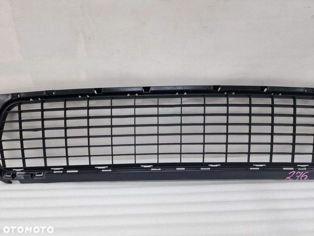 DACIA DUSTER I 10-13 KRATKA ŚRODKOWA ZDERZKA PRZEDNIEGO , NR 622540008R , NR AUKCJI K276 - 3