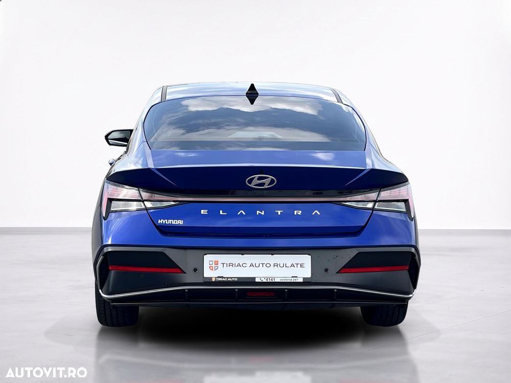 Hyundai Elantra - 6