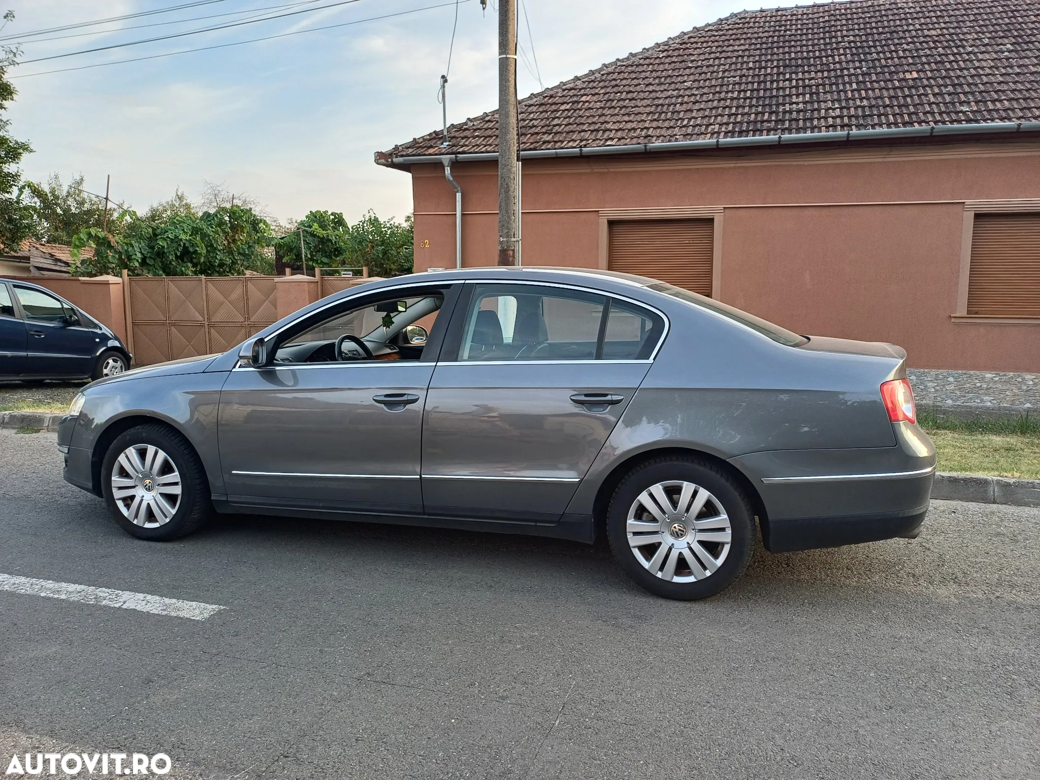 Volkswagen Passat 1.6 FSI Highline - 5