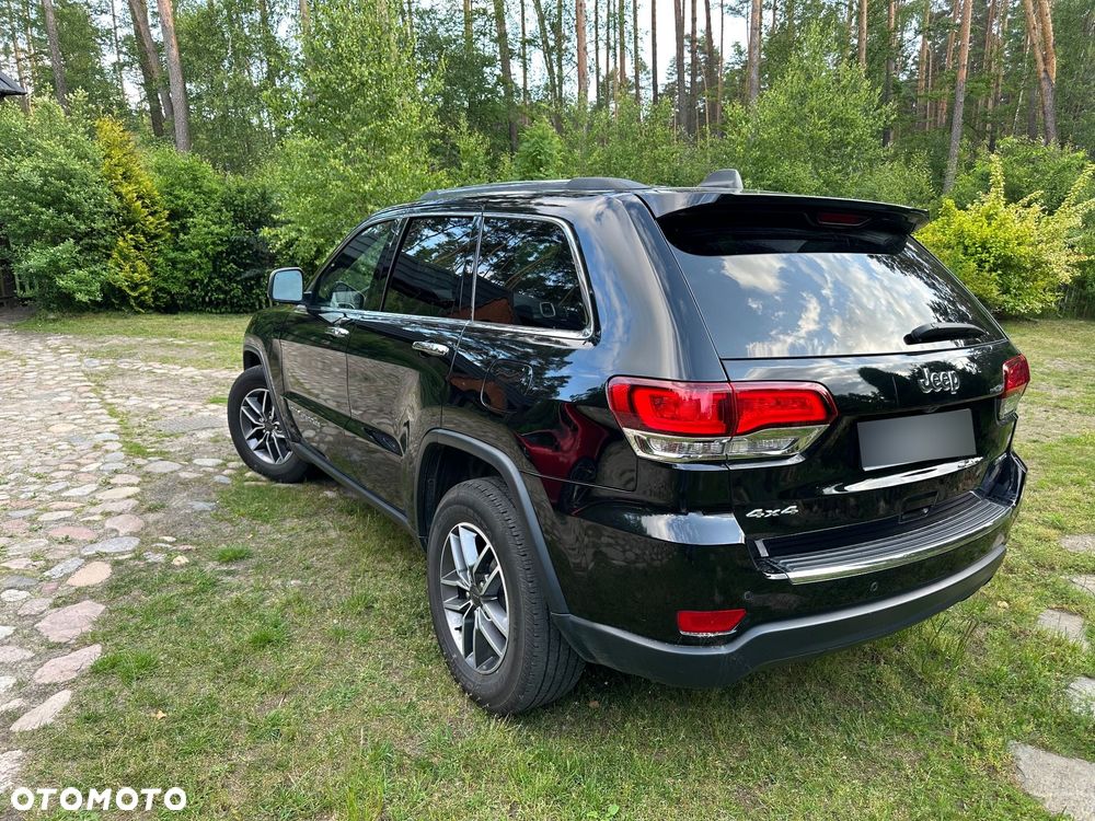 Jeep Grand Cherokee - 17
