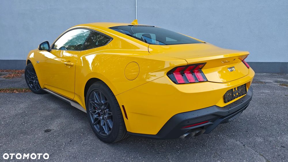 Ford Mustang - 3